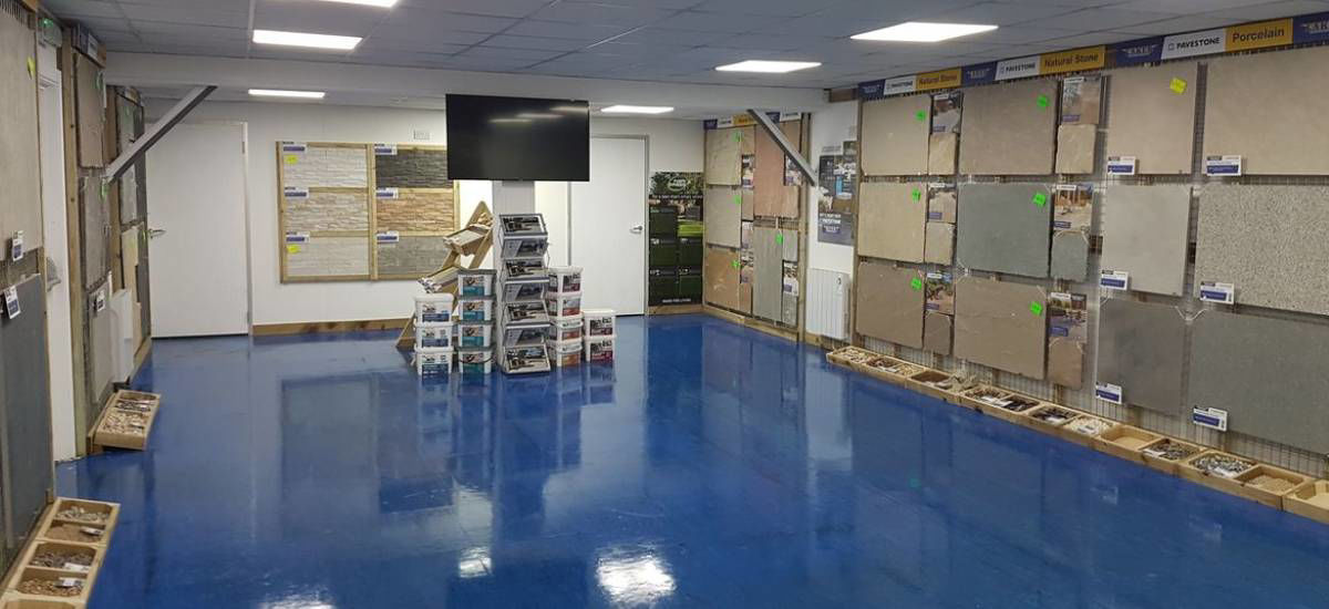 Laker opens a new indoor paving showroom